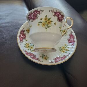 VINTAGE Royal Windsor Teacup and Saucer Black-Eyed Susans